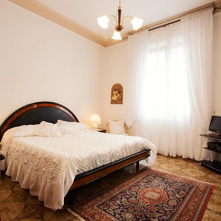 Room Cavour, Nearby Cinqueterre La Spezia Esterno foto